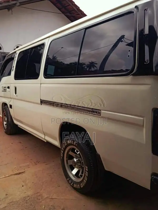 Nissan Caravan 1989 Van (Used)