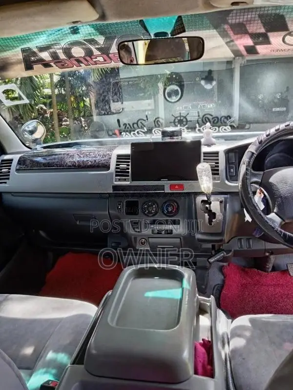 Toyota KDH 205 Super GL 2006 Van (Used)