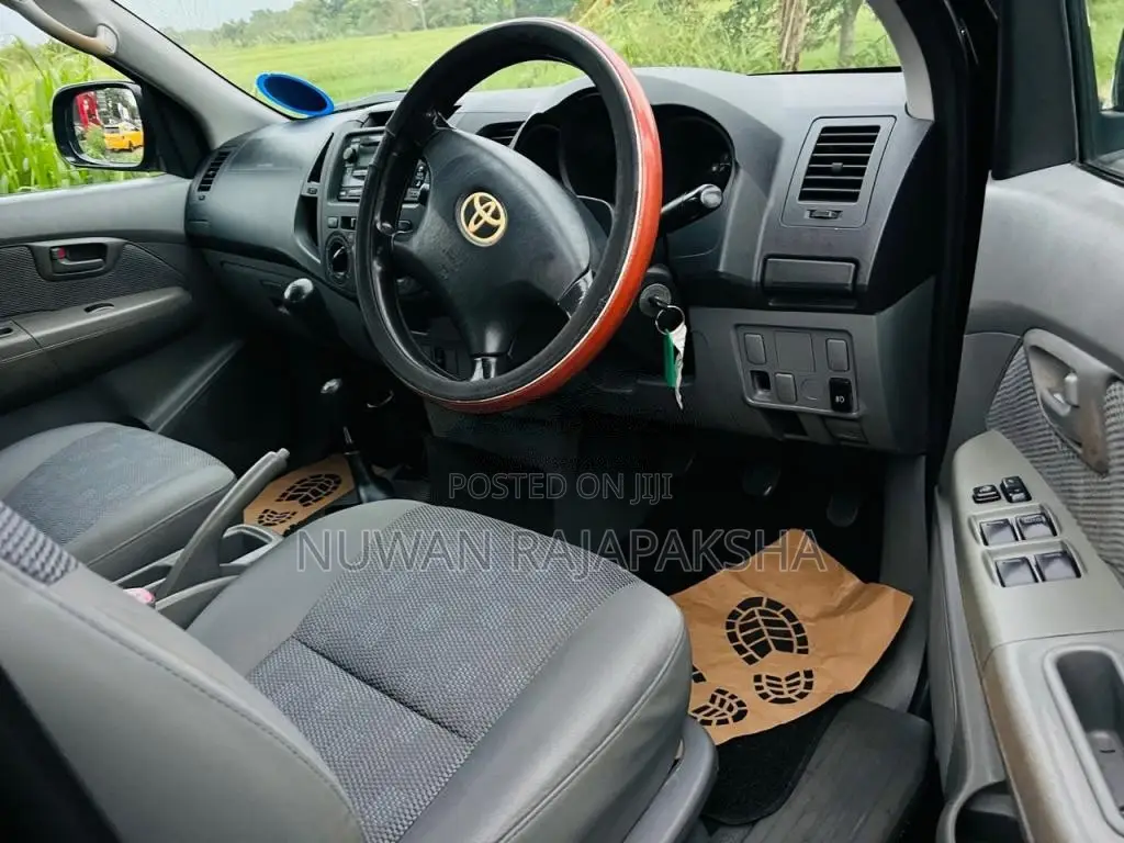 Toyota Hilux 2006 Pickup (Used)