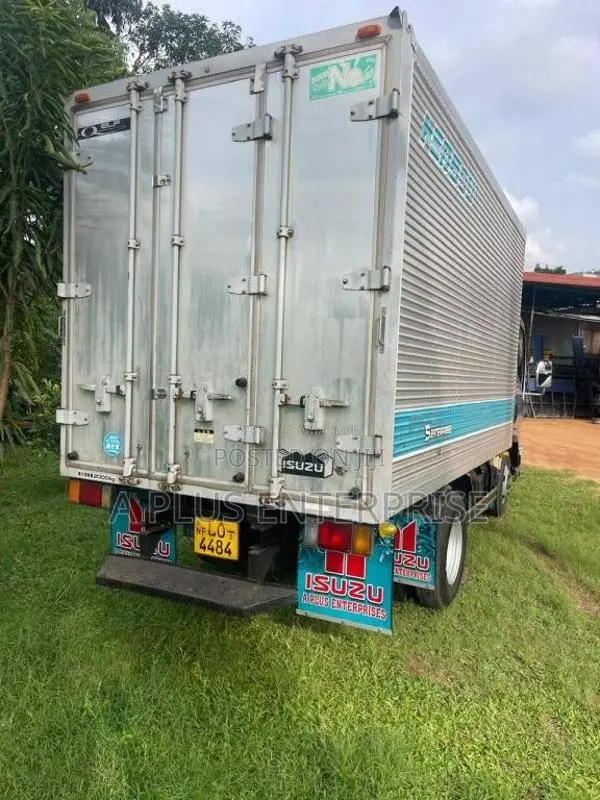 Isuzu NMR 2019 Lorry (Used)