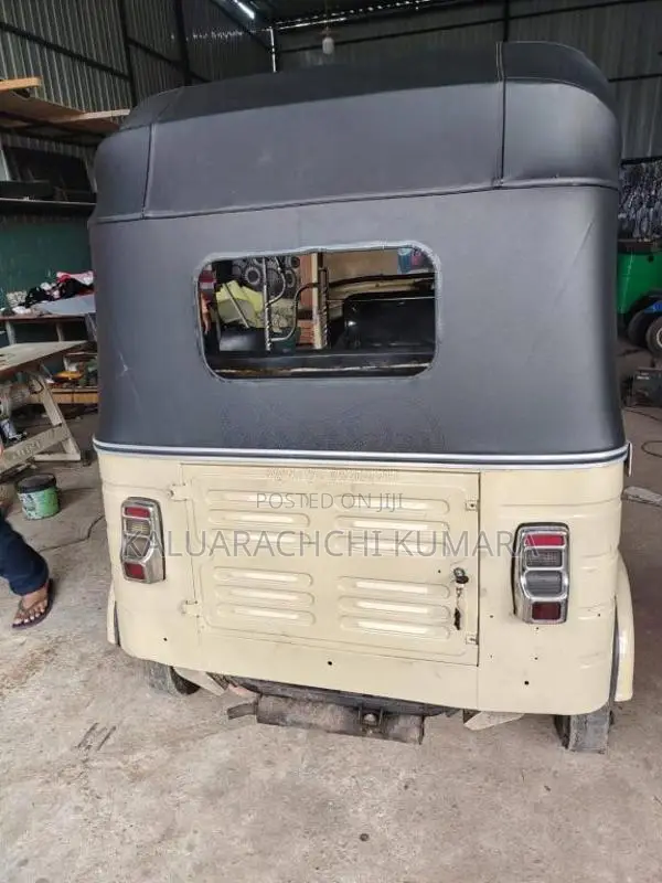 Bajaj 4 stroke 2010 Three Wheel (Used)