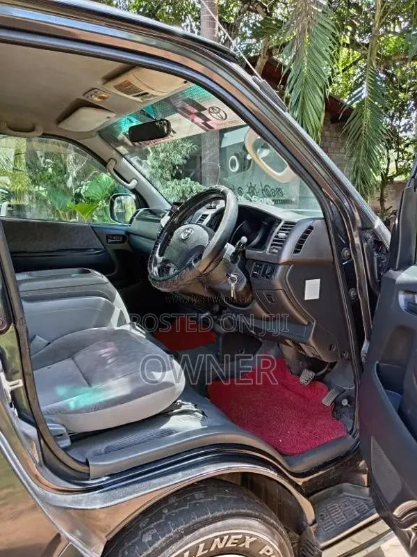 Toyota KDH 205 Super GL 2006 Van (Used)