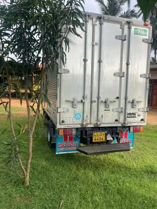 Isuzu NMR 2019 Lorry (Used)
