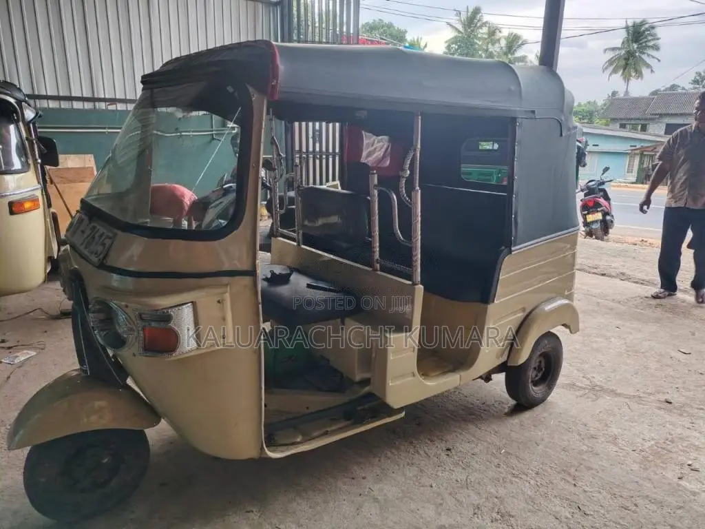 Bajaj 4 stroke 2010 Three Wheel (Used)