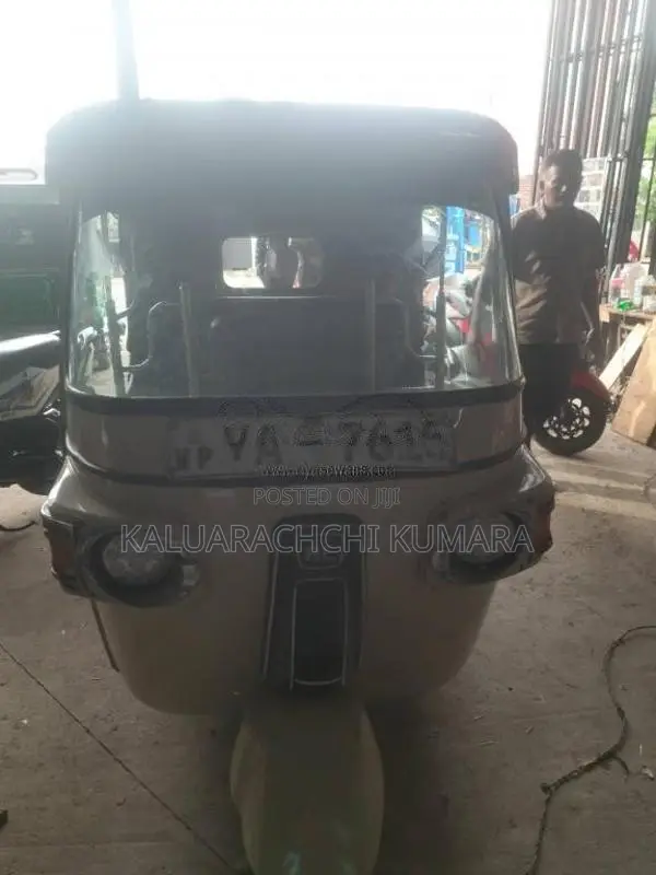 Bajaj 4 stroke 2010 Three Wheel (Used)