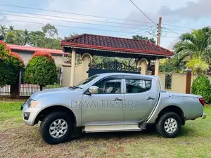 Mitsubishi L200 2010 Pickup (Used)