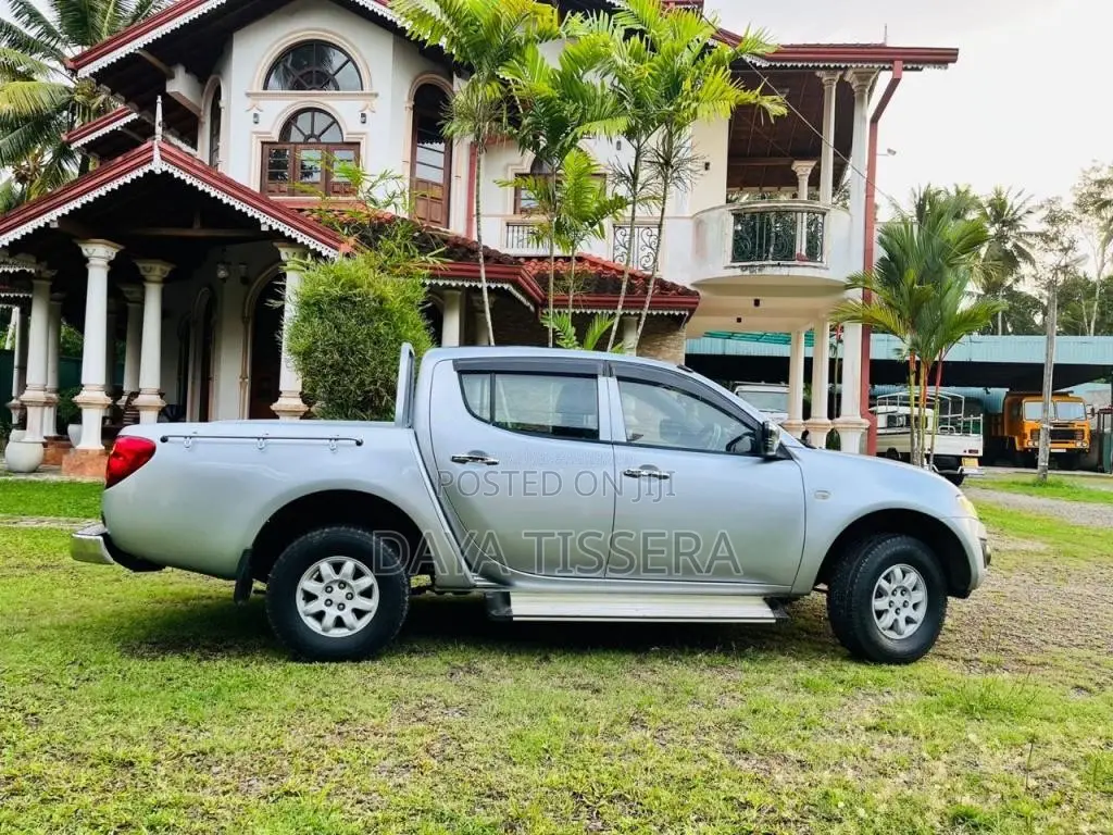 Mitsubishi L200 2010 Pickup (Used)