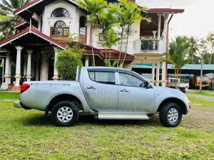 Mitsubishi L200 2010 Pickup (Used)