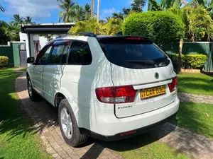 Micro Kyron 2014 SUV (Used)