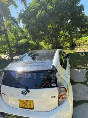 Toyota Aqua 2012 Car (Used)