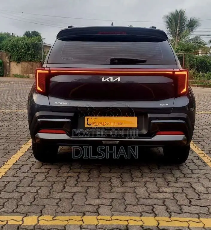 Kia Sonet 2025 SUV (Used)