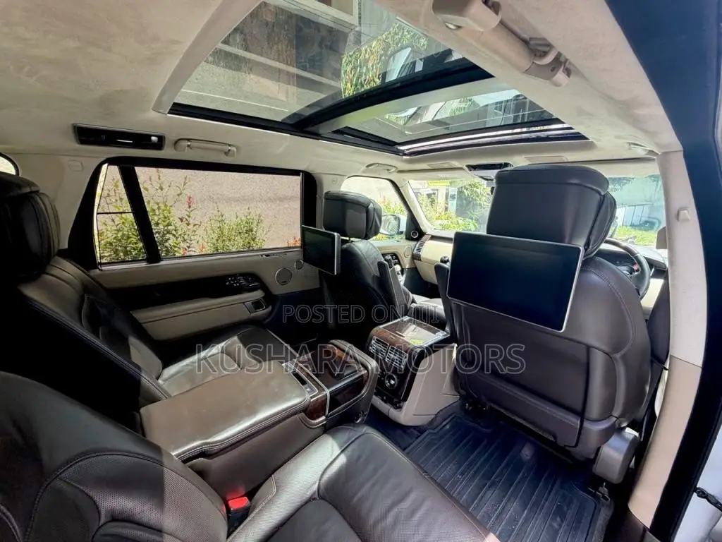 Land-Rover Range Rover P400e Biography LWB 2019 SUV (Used)