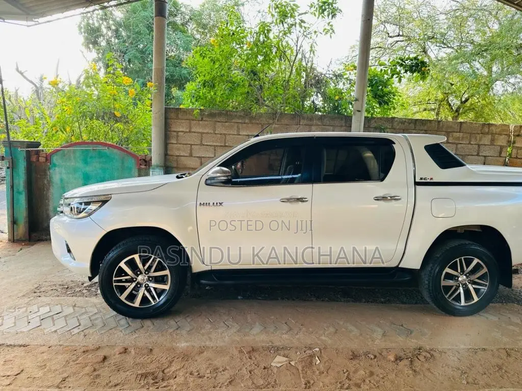 Toyota Hilux 2019 Pickup (Used)