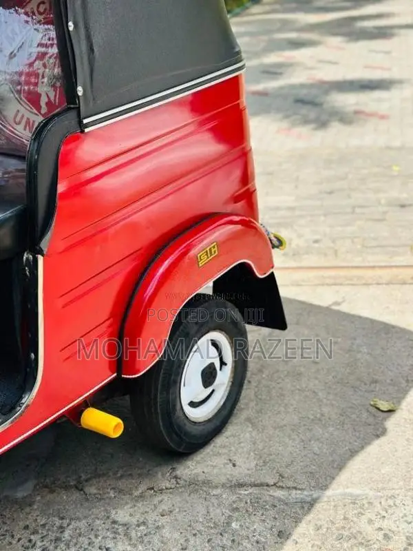 Bajaj RE 2 Stroke 2004 Three Wheel (Used)