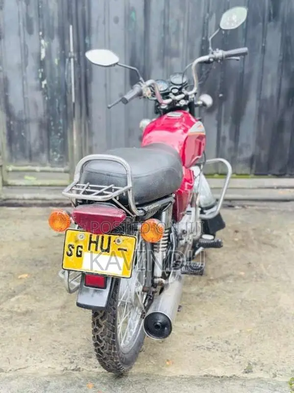 Bajaj Boxer 2004 Motorbike (Used)