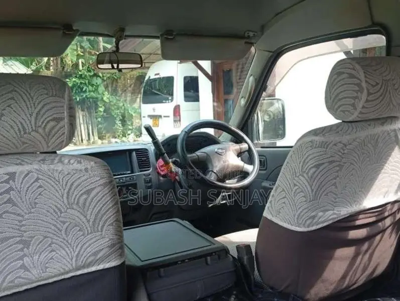Nissan Caravan E25 2003 Van (Used)