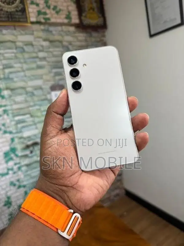 Samsung Galaxy S24 8GB 256GB 5G (Used)
