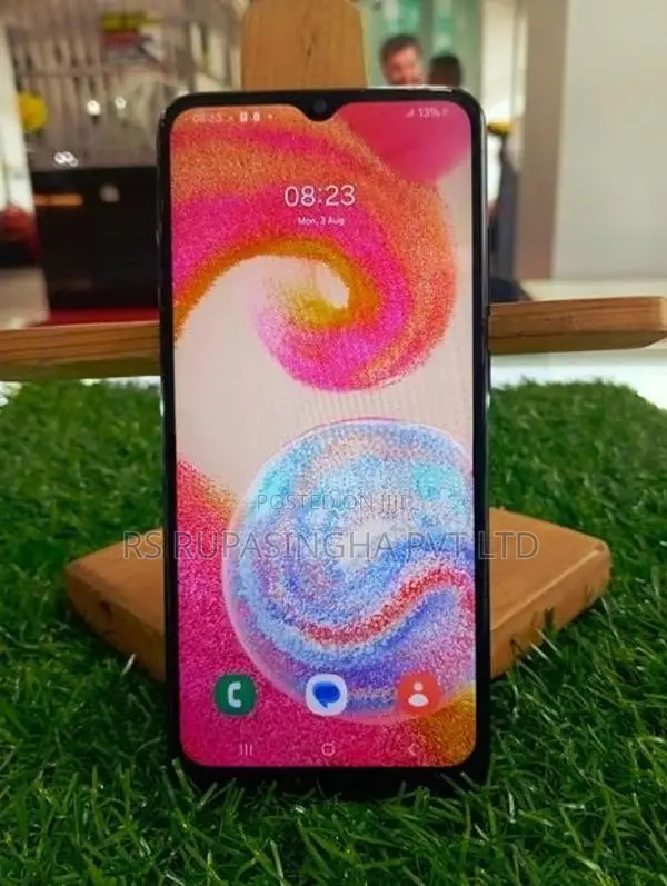 Samsung Galaxy A04e / 3GB 32GB (Used)
