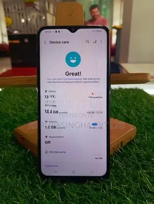 Samsung Galaxy A04e / 3GB 32GB (Used)