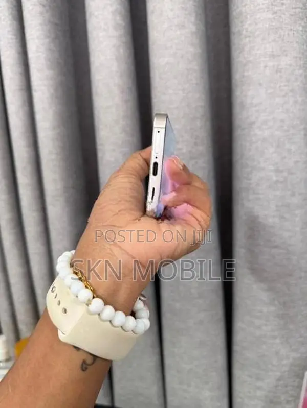 Samsung Galaxy S24 8GB 256GB 5G (Used)
