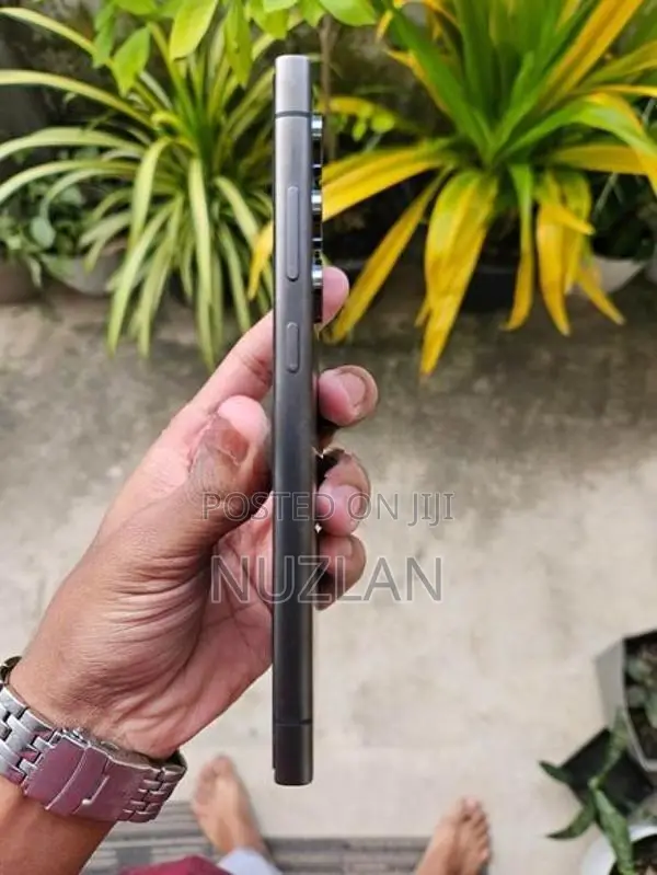 Samsung Galaxy S24 Ultra (Used)