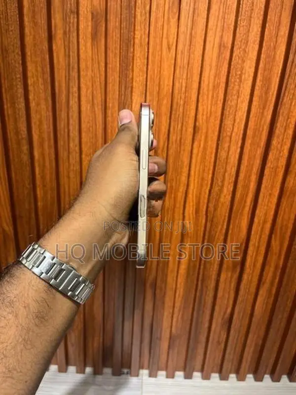 Apple iPhone 16 Pro (Used)