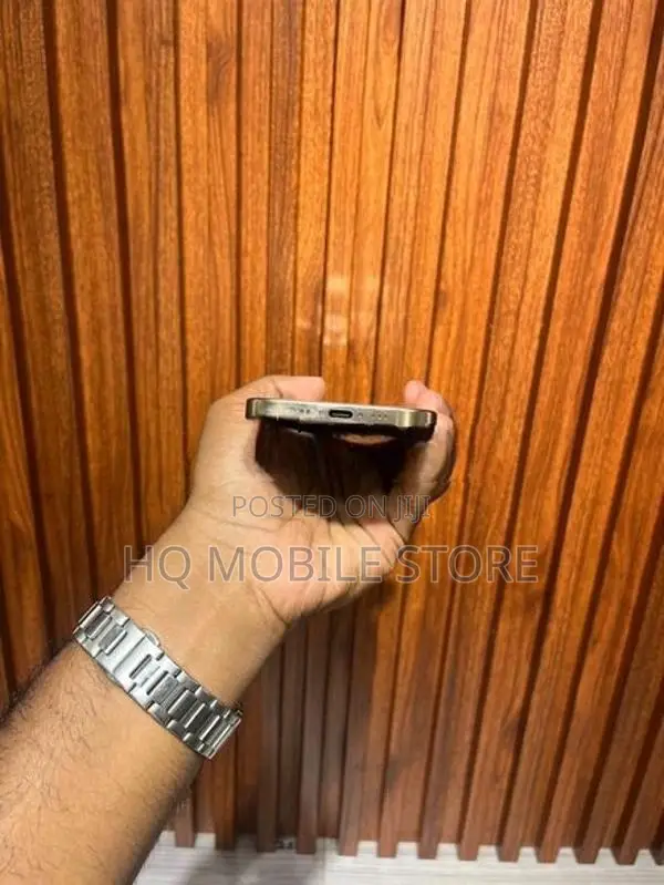 Apple iPhone 16 Pro (Used)
