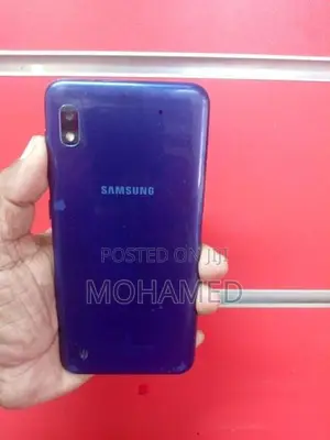 Samsung Galaxy A10 32 GB (Used)