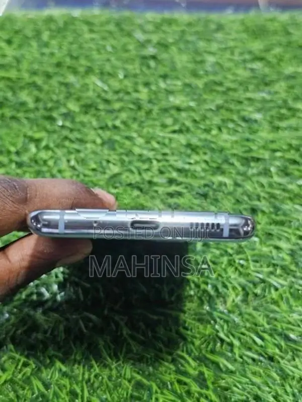 Samsung Galaxy S20 (Used)