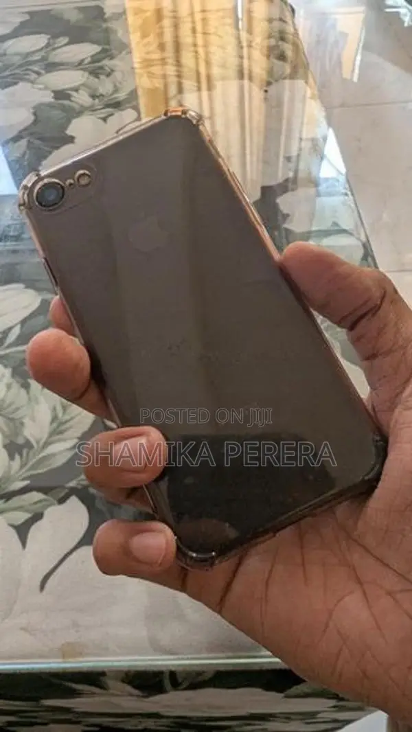 Apple iPhone 7 (Used)