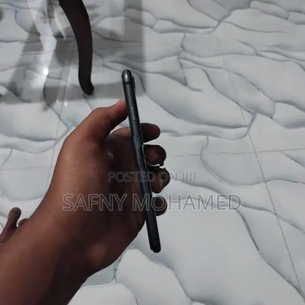 Apple iPhone 8 (Used)