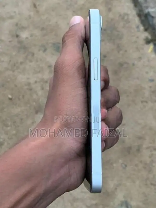 Apple iPhone 13 (Used)
