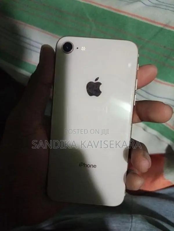 Apple iPhone 8 (Used)