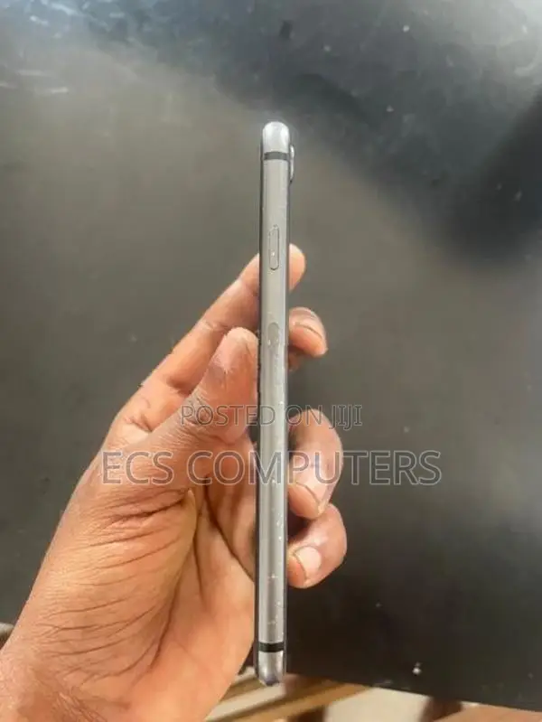 Apple iPhone 8 (Used)