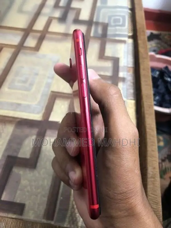 Apple iPhone SE 2 (Used)