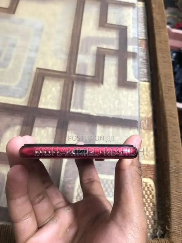 Apple iPhone SE 2 (Used)