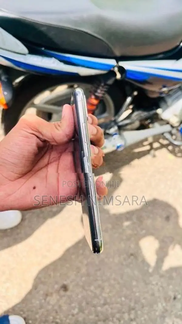 Apple iPhone XS (Used)