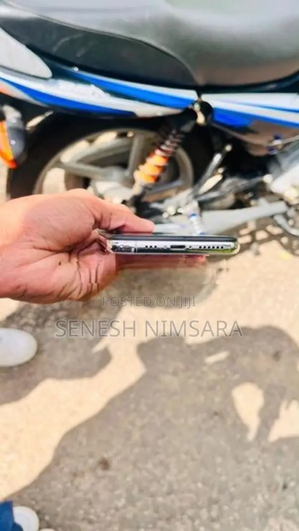 Apple iPhone XS (Used)