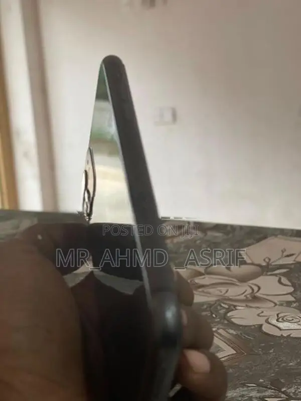Apple iPhone 11 (Used)