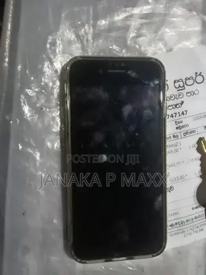 Apple iPhone SE 2 (Used)