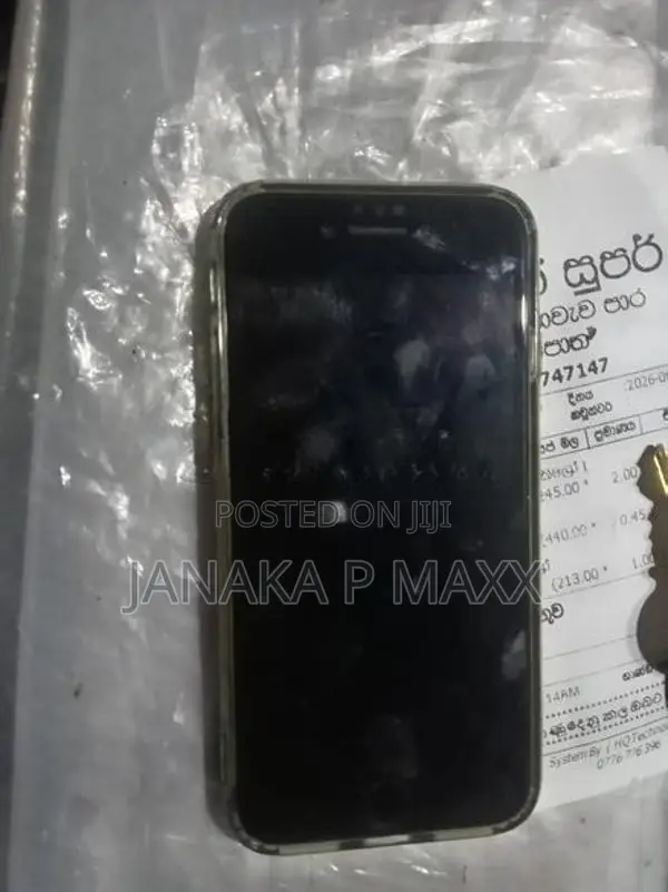 Apple iPhone SE 2 (Used)