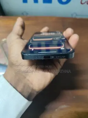 Apple iPhone 16e Bypass (Used)