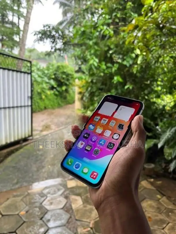 Apple iPhone 11 TM (Used)