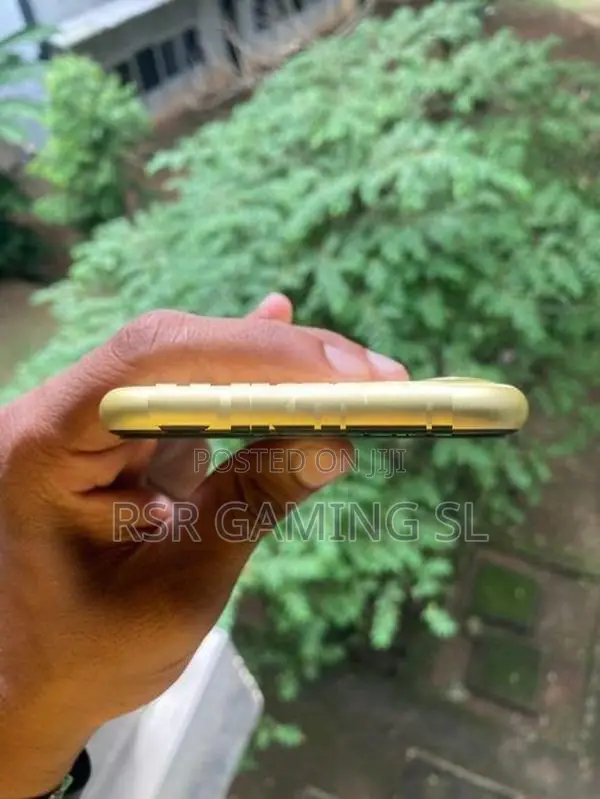 Apple iPhone 11 128GB (Used)