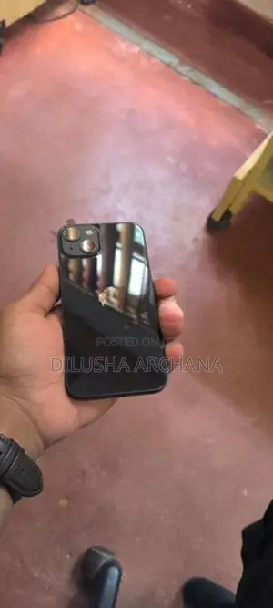 Apple iPhone 13 (Used)