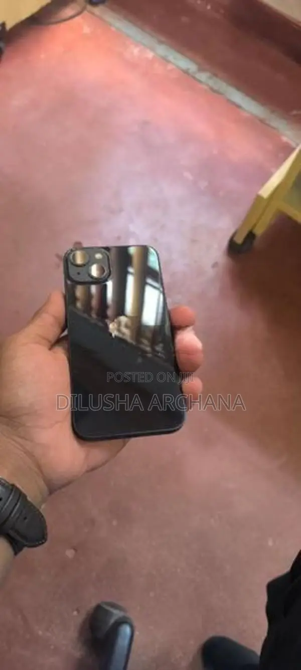 Apple iPhone 13 (Used)