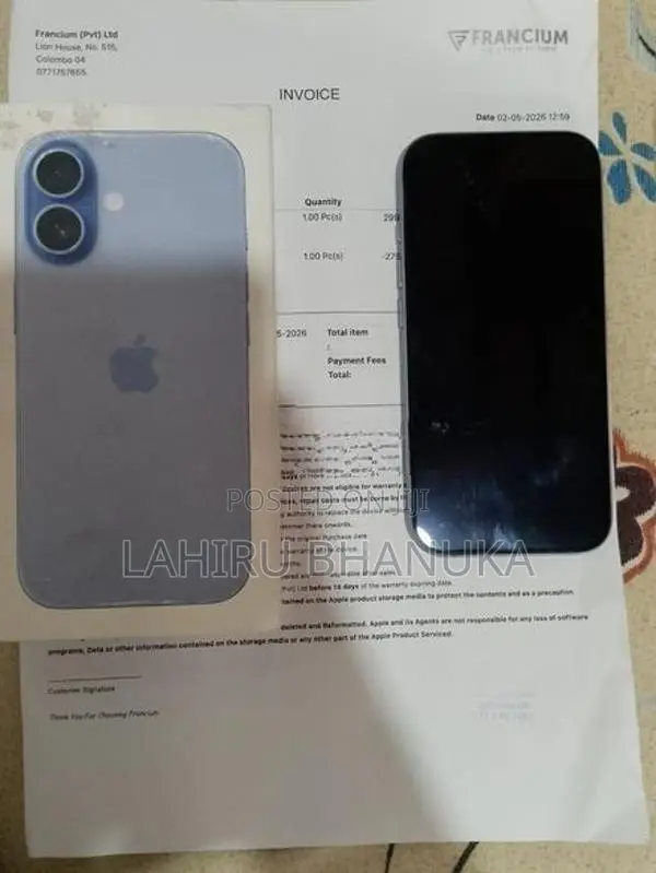 Apple iPhone 17 i phone (Used)