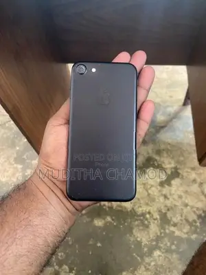 Apple iPhone 7 (Used)