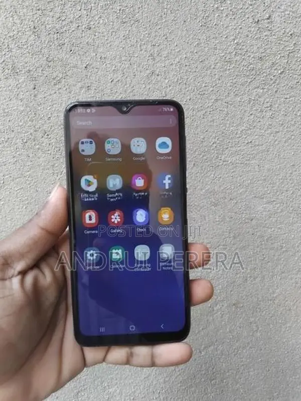 Samsung Galaxy A10 (Used)