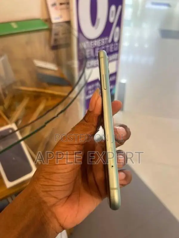 Apple iPhone 11 (Used)